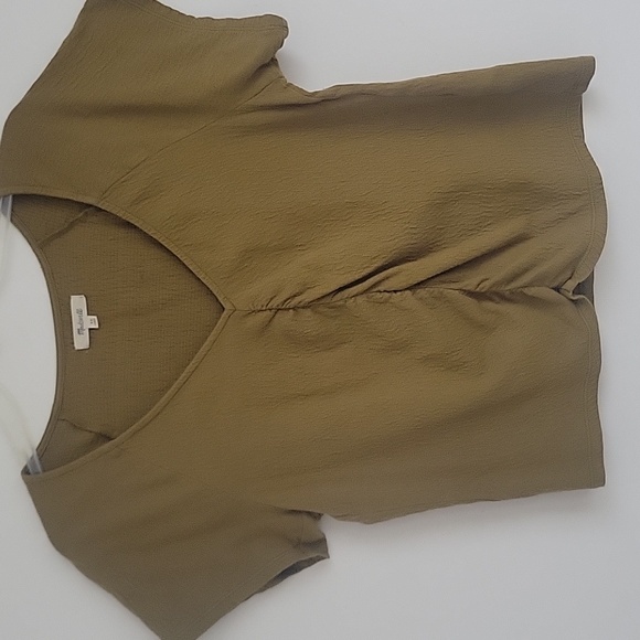 Madewell Olive Green V-Neck Short Sleeve Tee with Front Ruching - Picture 3 of 5